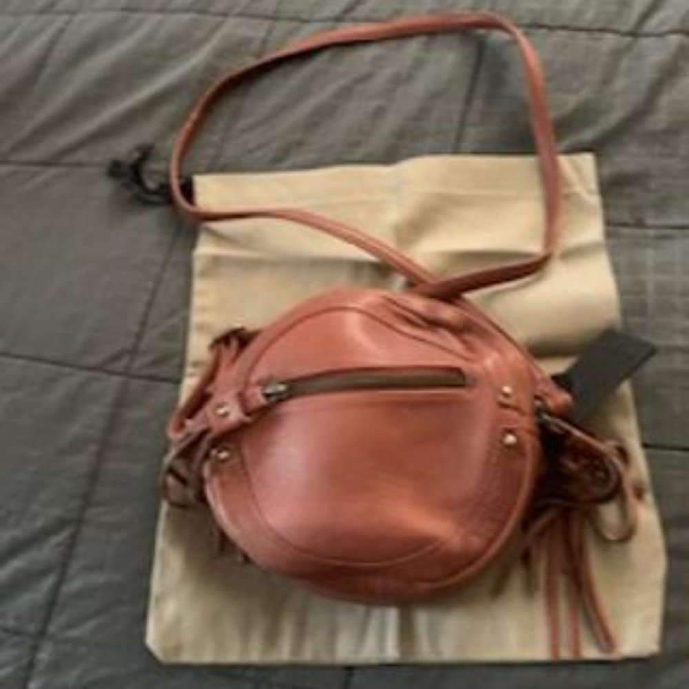 Day & Mood Koko Round Crossbody Leather Bag - Picture 8 of 9